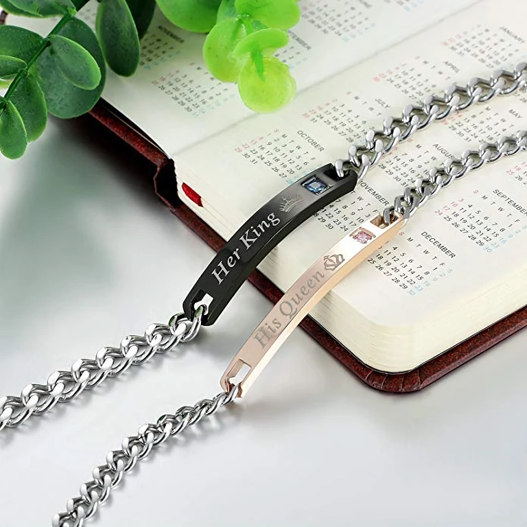 Romantičan poklon za parove, set narukvica Her King i His Queen