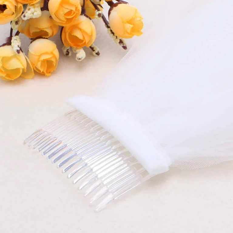 Spektakularni dugi veo s češljem – kraljevski stil vjenčanja