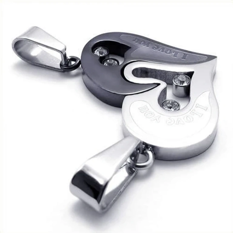 Privjesci u obliku srca u srebrnoj i crnoj boji za parove