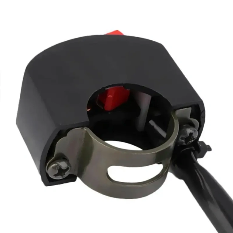 Gumb prekidač za upravljanje svjetlima i dodacima ATV-a