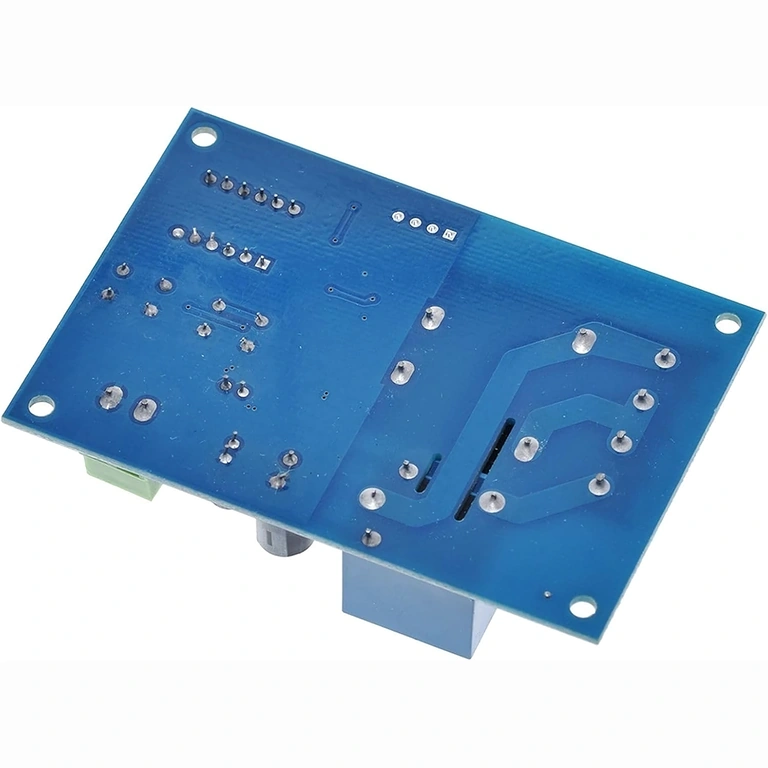 Automatski elektronički regulator za olovno-kiselinske i litijske baterije