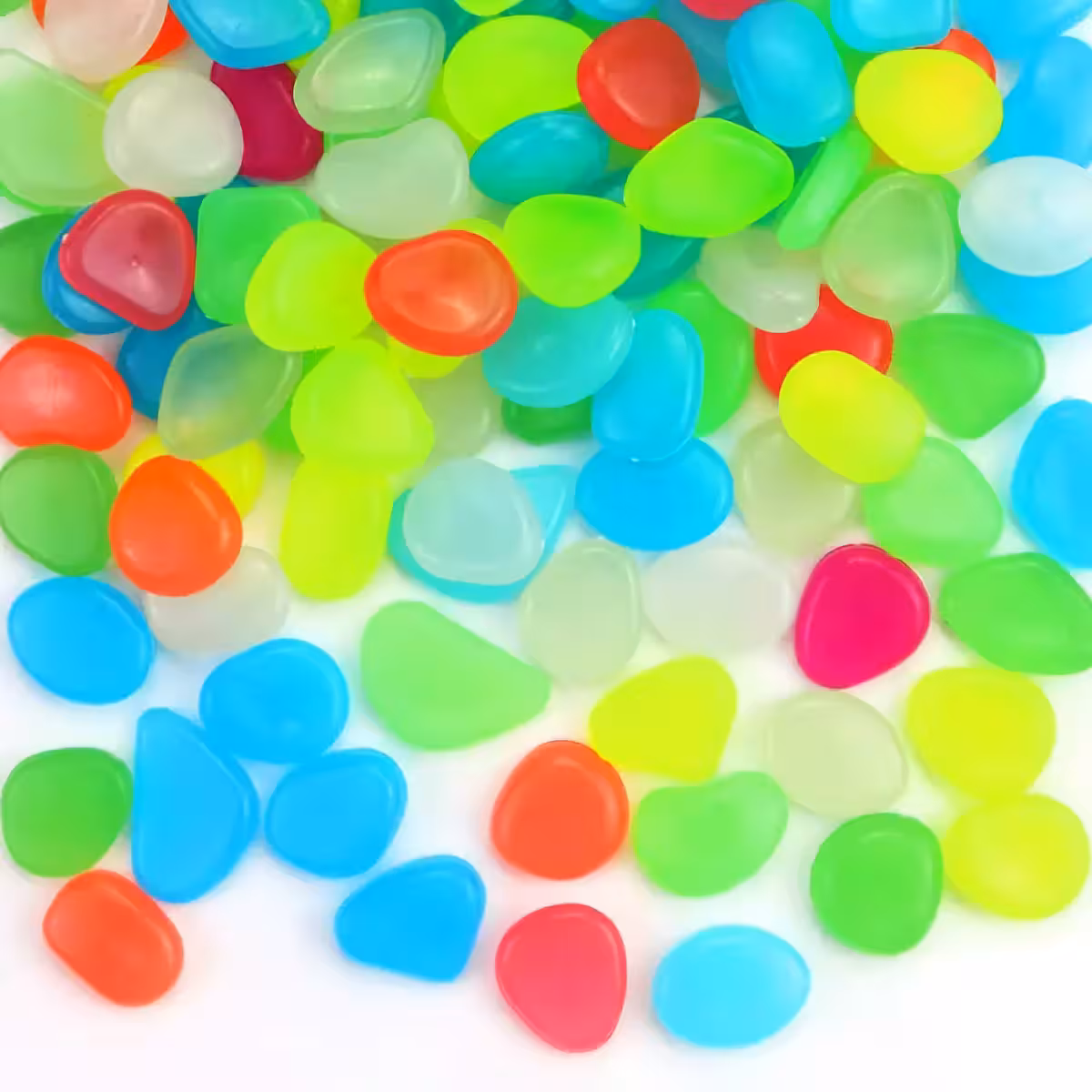 Dekorativni kamenčići za terasu, svijetle u mraku