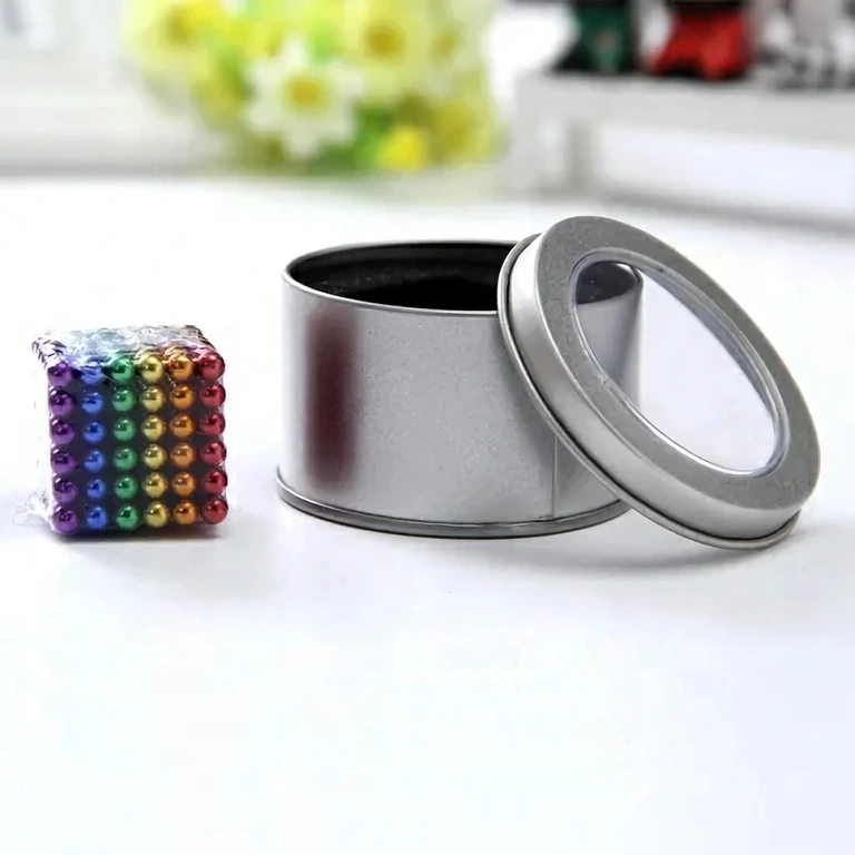 Poklon set magnetnih kuglica – savršeno za opuštanje i 3D konstrukcije