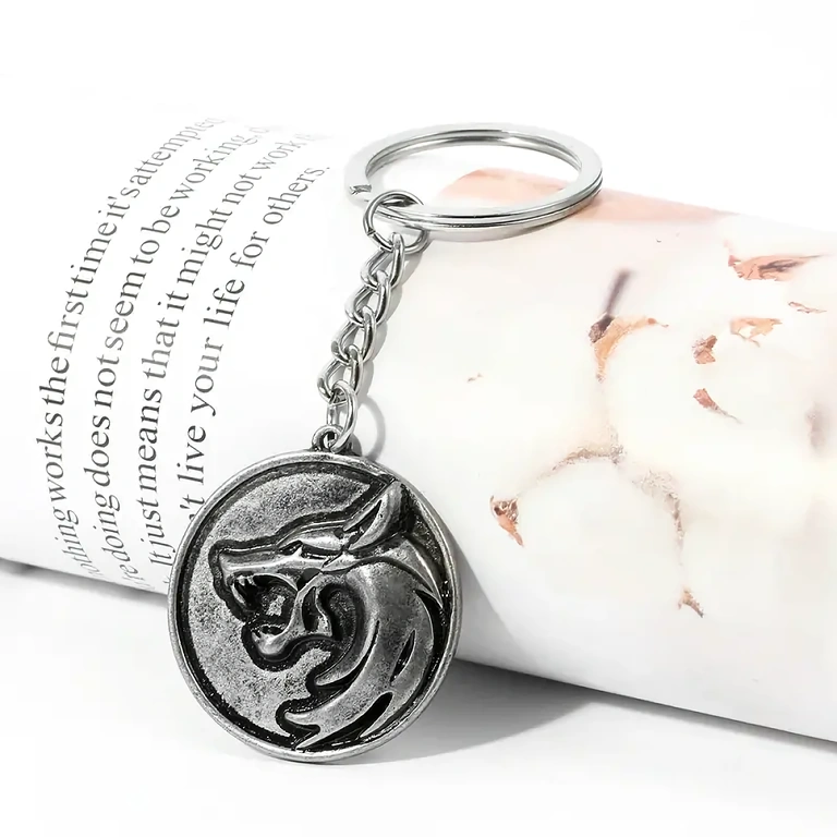 Lanac i privjesak od metala, s glavom vuka The Witcher, antikni izgled