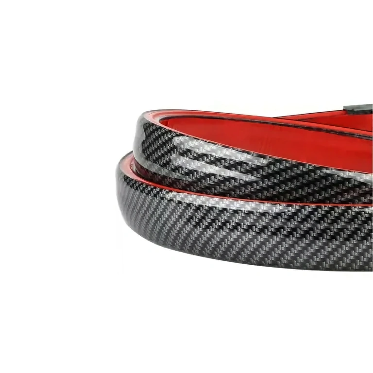 Spoiler s karbonskim izgledom i LED trakom za kočnicu