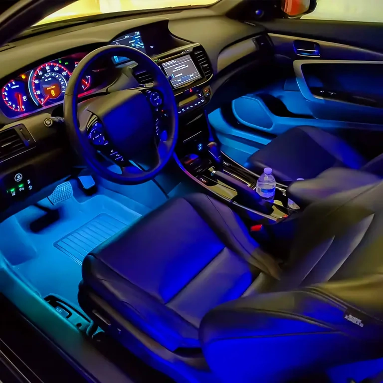 Fleksibilna LED traka za unutarnje osvjetljenje automobila