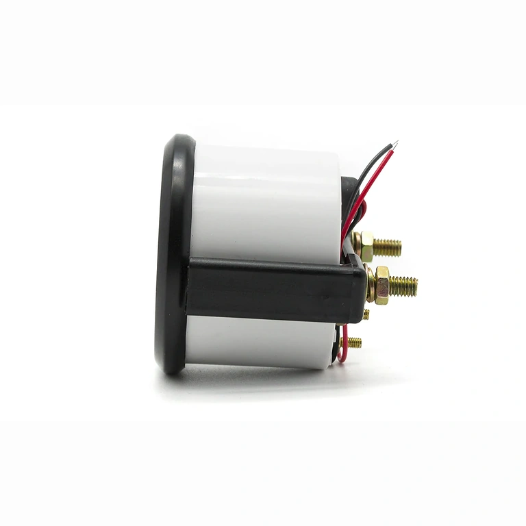 Indikator za mjerenje razine goriva u spremniku traktora