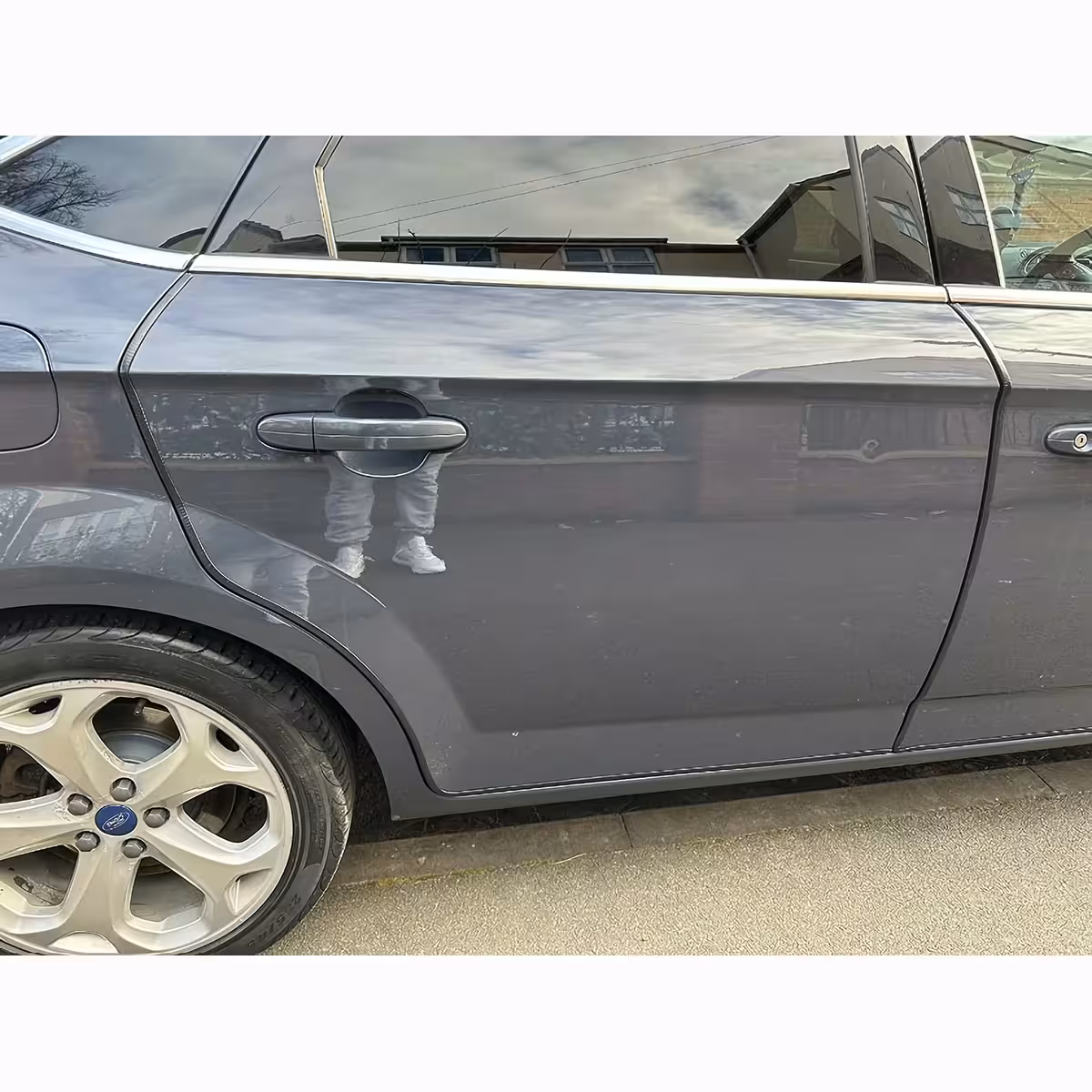 Fleksibilna traka za zaštitu rubova vrata automobila