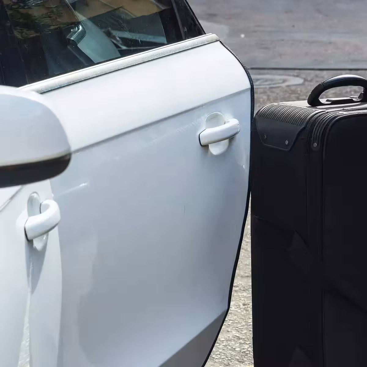 Gumeni brtveni rub za zaštitu bočnih vrata automobila