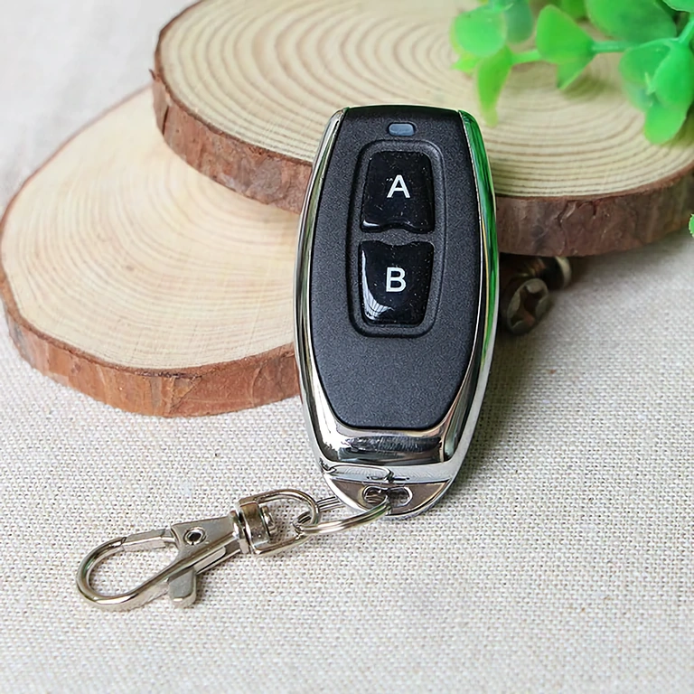 Mali i prijenosni daljinski upravljač, idealan za automatizacijske sustave