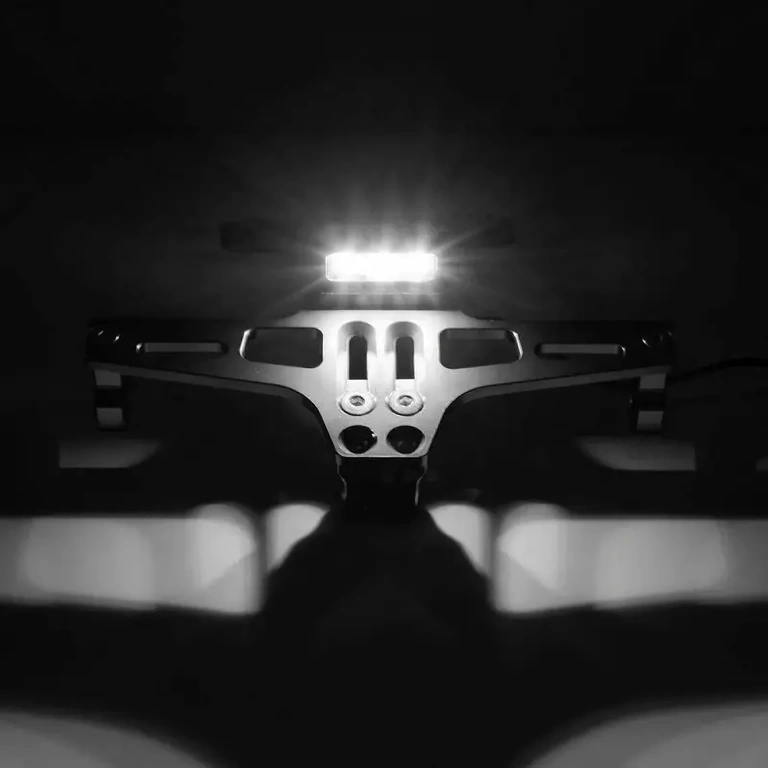 Crni nosač registarske tablice motocikla, modernog dizajna