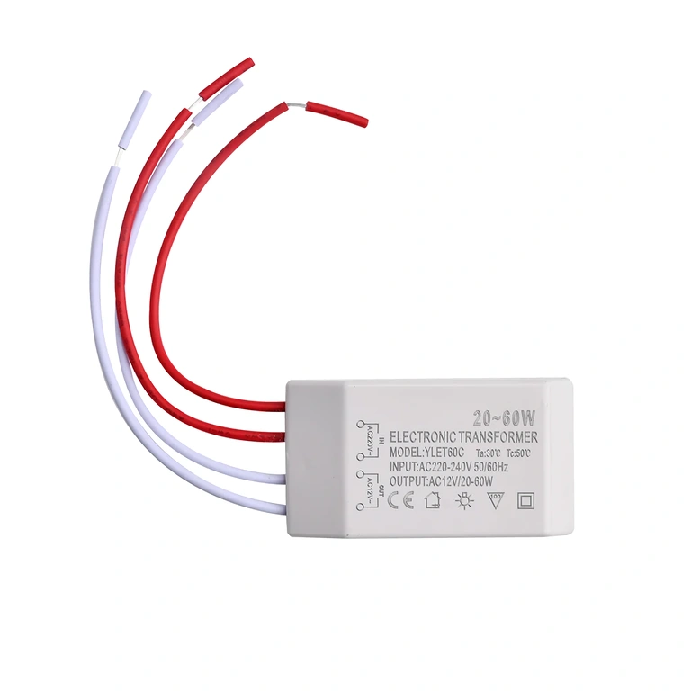 Transformator za halogene žarulje 12V AC Transformator namijenjen napajanju halogenih žarulja 12V
