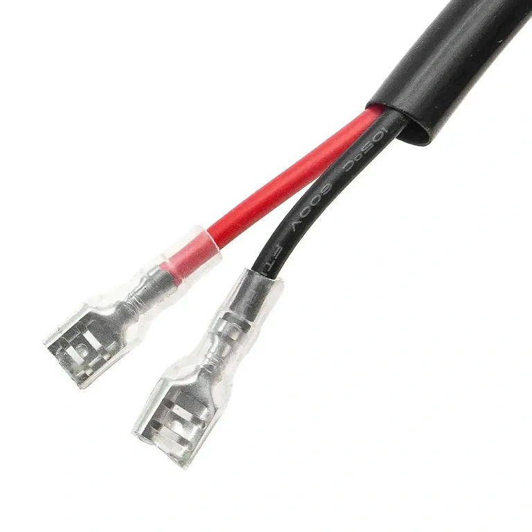 Ožičenje kompatibilno s LED projektorima do 300W, s relejem i osiguračem