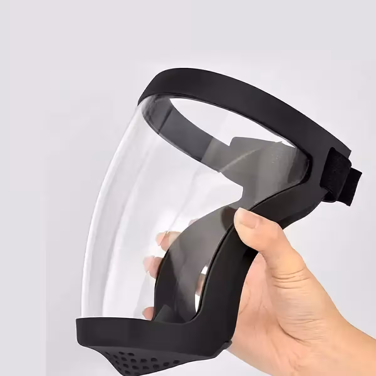 Makro prikaz zaštitne maske za lice s prozirnim polikarbonatnim vizorom