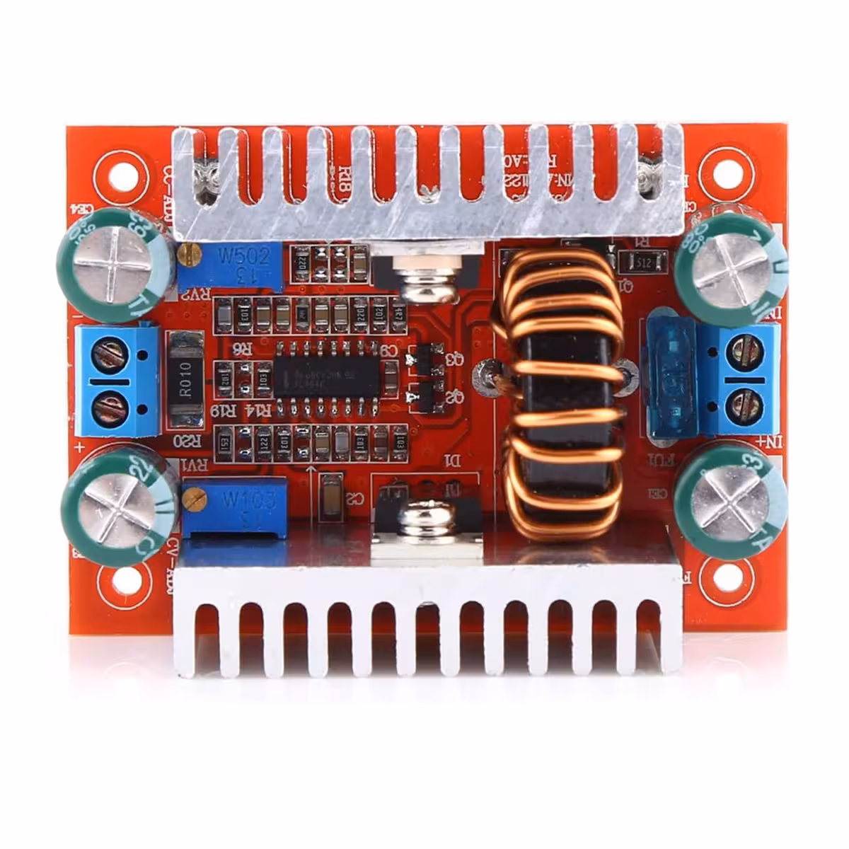 Prednji prikaz DC Step-up Boost 400W modula s vidljivim priključcima