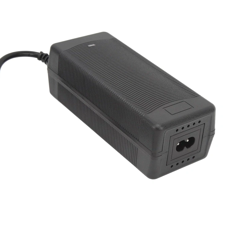 Punjač 52V–58,8V 2A s koaksijalnim priključkom 8 mm kompatibilan s trotinetima i električnim skuterima