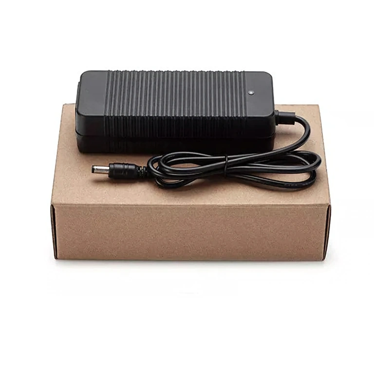 Pakiranje punjača 24V Originalno pakiranje 24V Li-Ion 2A punjača za trotinet i bicikle