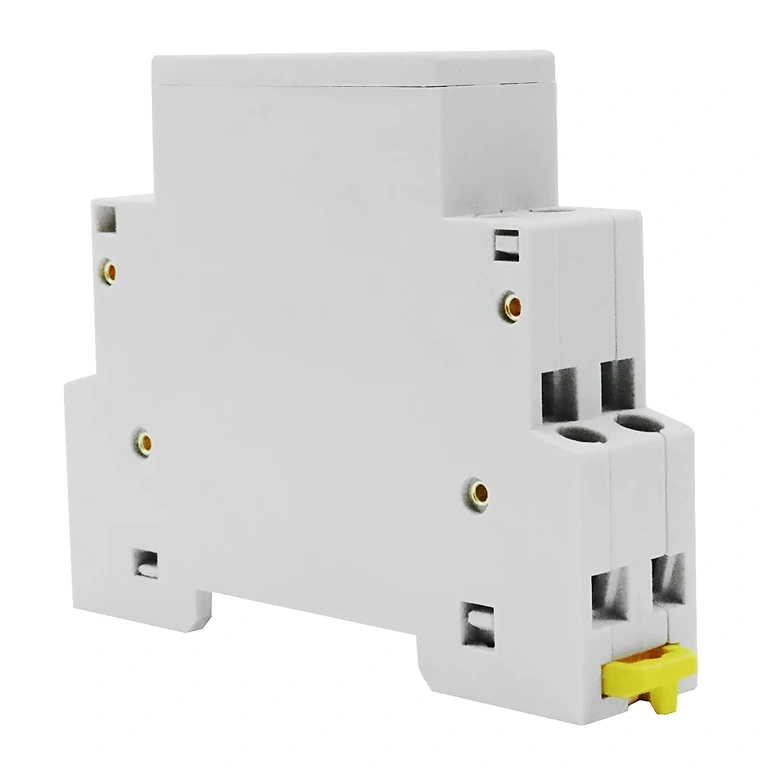 Digitalni voltmetar montiran na DIN šinu za električne panele